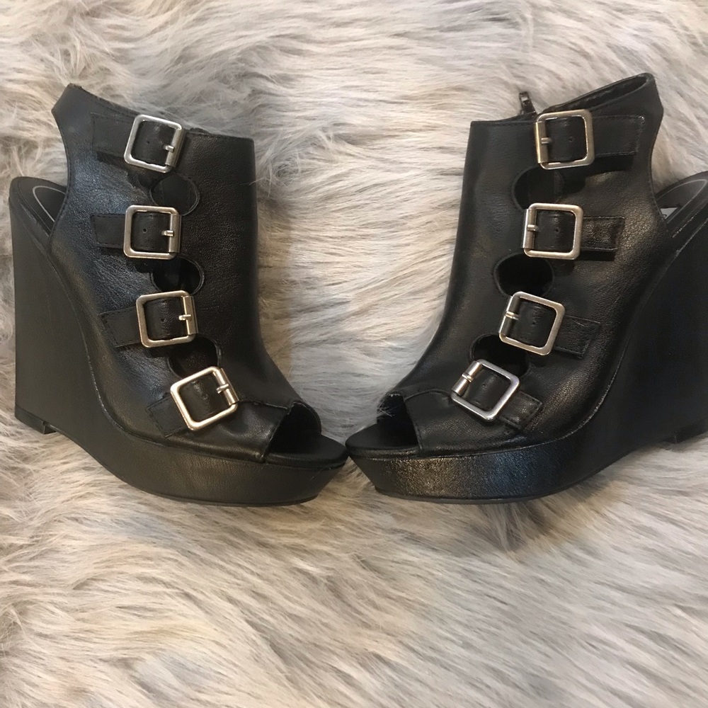 Women’s booties style sandals